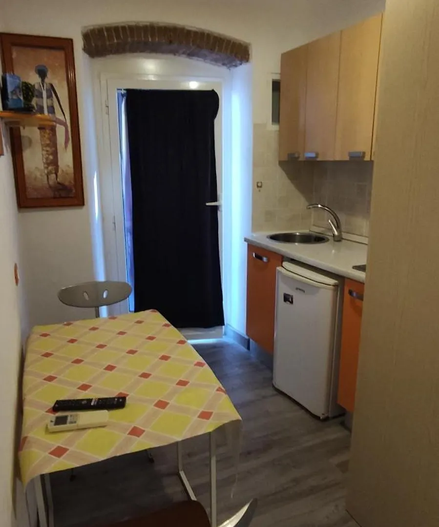 Affittacamere In Piazzetta da Vasco Lerici 0*,