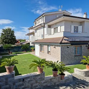 https://castelbarco-house-b.it-romehotels.com